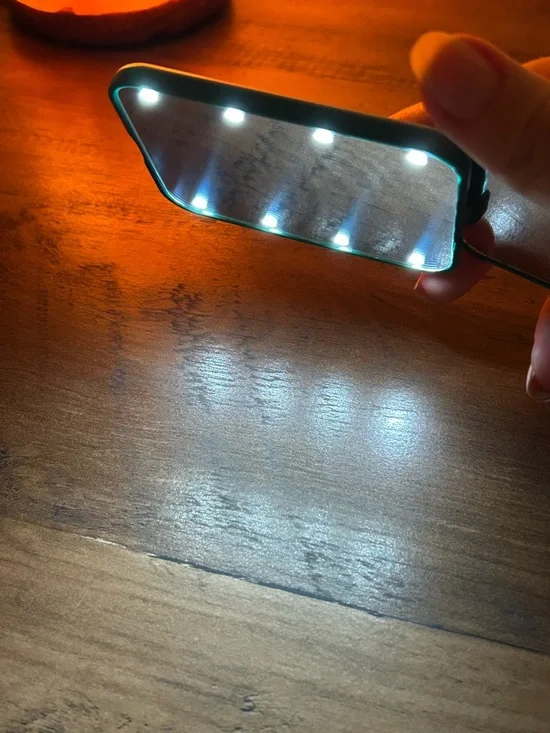 NWOT Portable LED Lighted Compact Mirror in Teal (battery included) - Picture 5 of 5